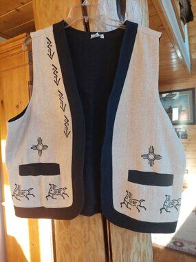 Southwestern Vest by Venus Imports size xl Ivory and Black